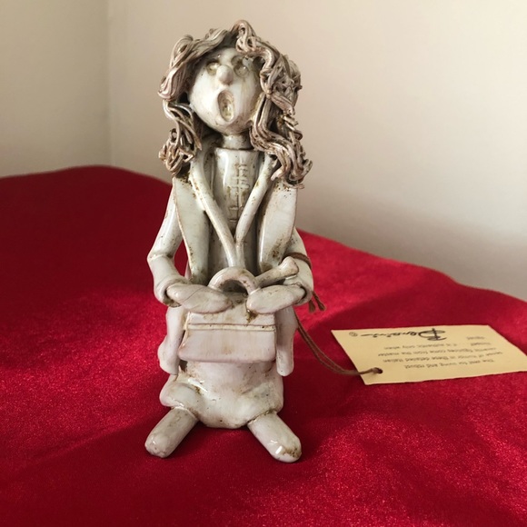 Figurine - Picture 1 of 8